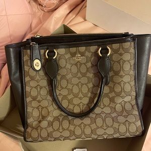 Coach brown tote bag.  Lovely bag with shoulder strap.